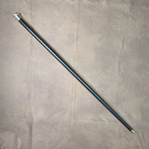 Circa 1925 British vintage gentleman's walking stick, made of sterling silver, round handle, black shaft, 86cm